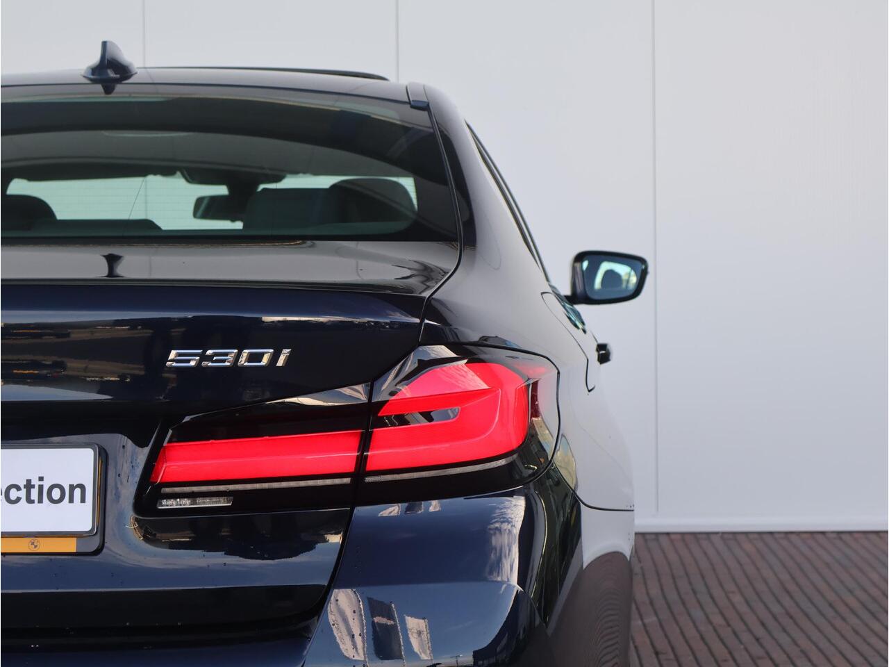 BMW 5-SERIE 530i High Executive Edition M Sportpakket/ Achteruitrijcamera/ Comfortstoelen/ schuif-/kanteldak/ Stoelverwarming/ Laserlight/ HiFi/ Head-Up/ 19 inch LM