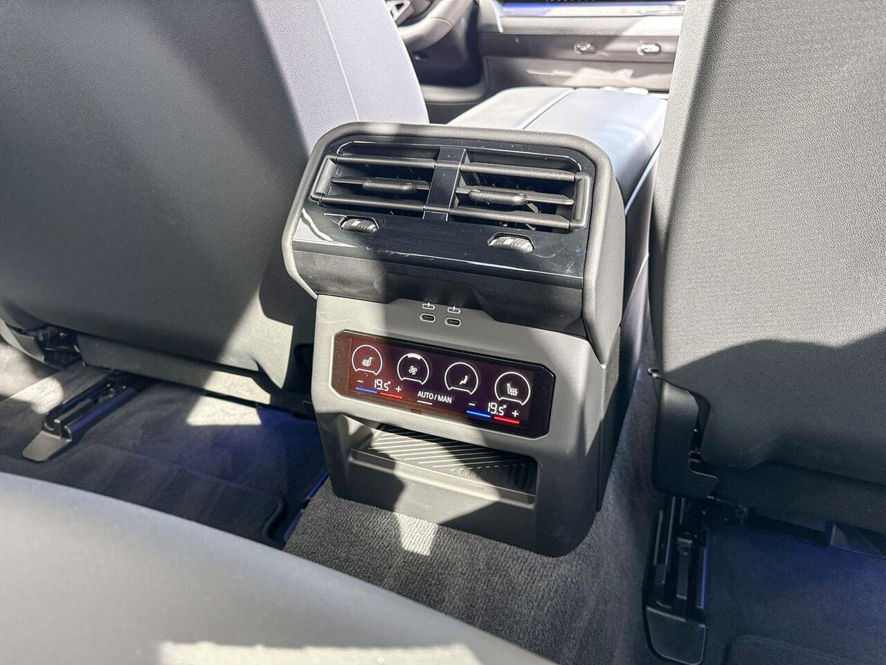 BMW 5-SERIE Sedan 550e xDrive M-Sport Pro / CoPilot / Bowers & Wilkins / Adaptief onderstel professional / LED koplampen adaptief / Stoelventilatie / Trekhaak Zwenkbaar / 20 inch / Selections