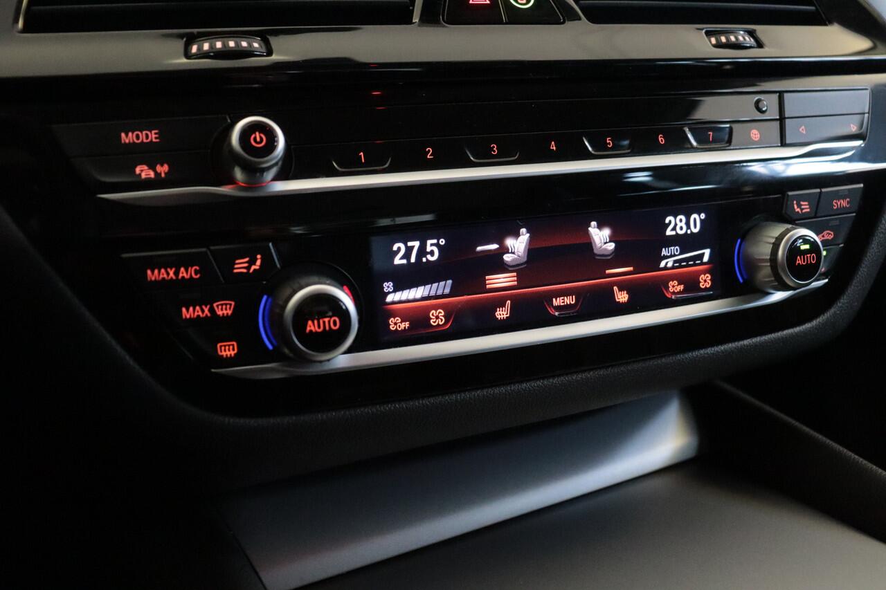 BMW 5-SERIE Touring 520i Business Edition Plus | NAVI | CLIMA | CAMERA + PDC | STOELVERW+GEHEUGEN | LED |