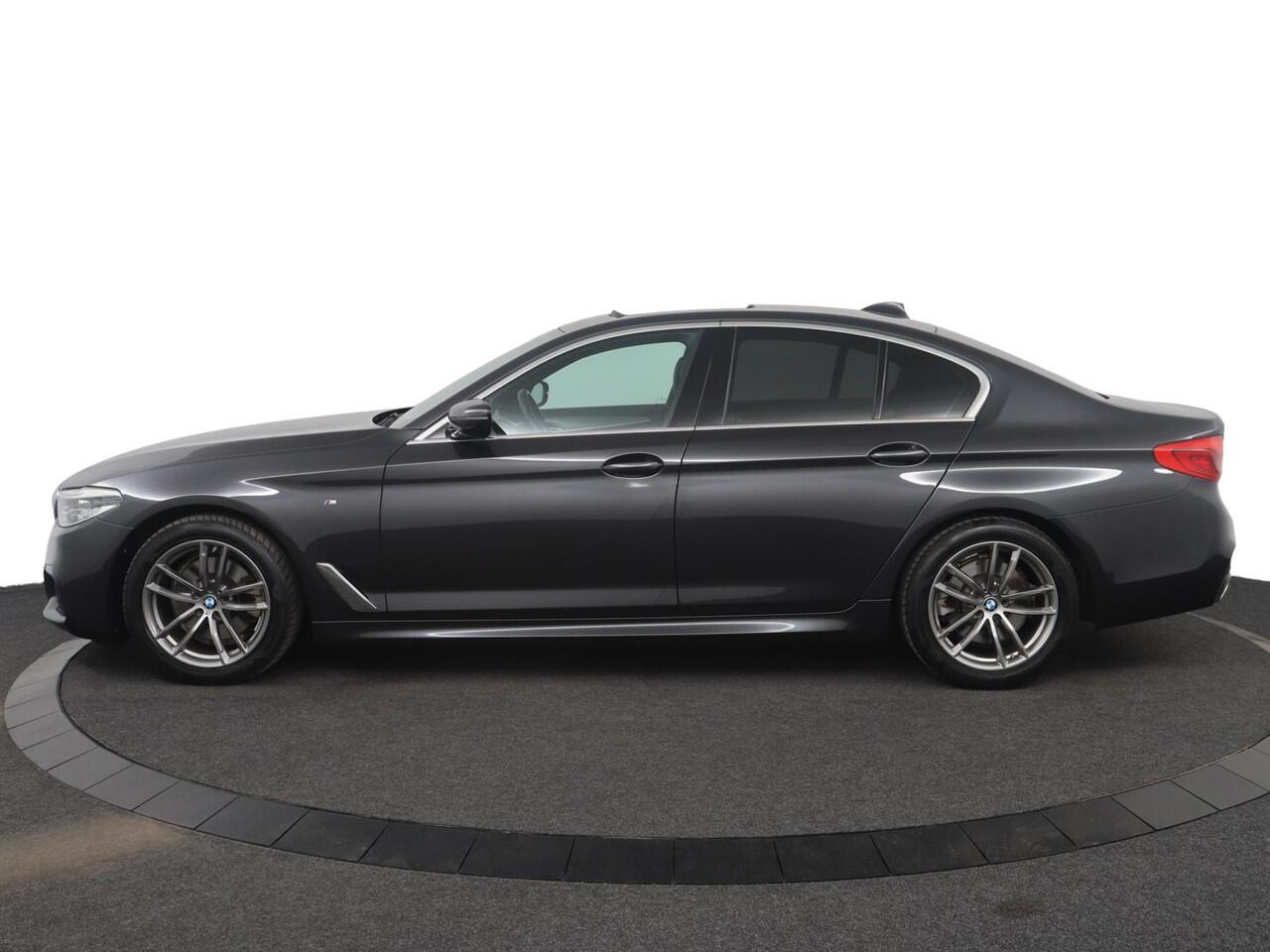 BMW 5-SERIE 520i High Executive Edition M-Sportpakket | Schuifkanteldak | Comfortstoelen
