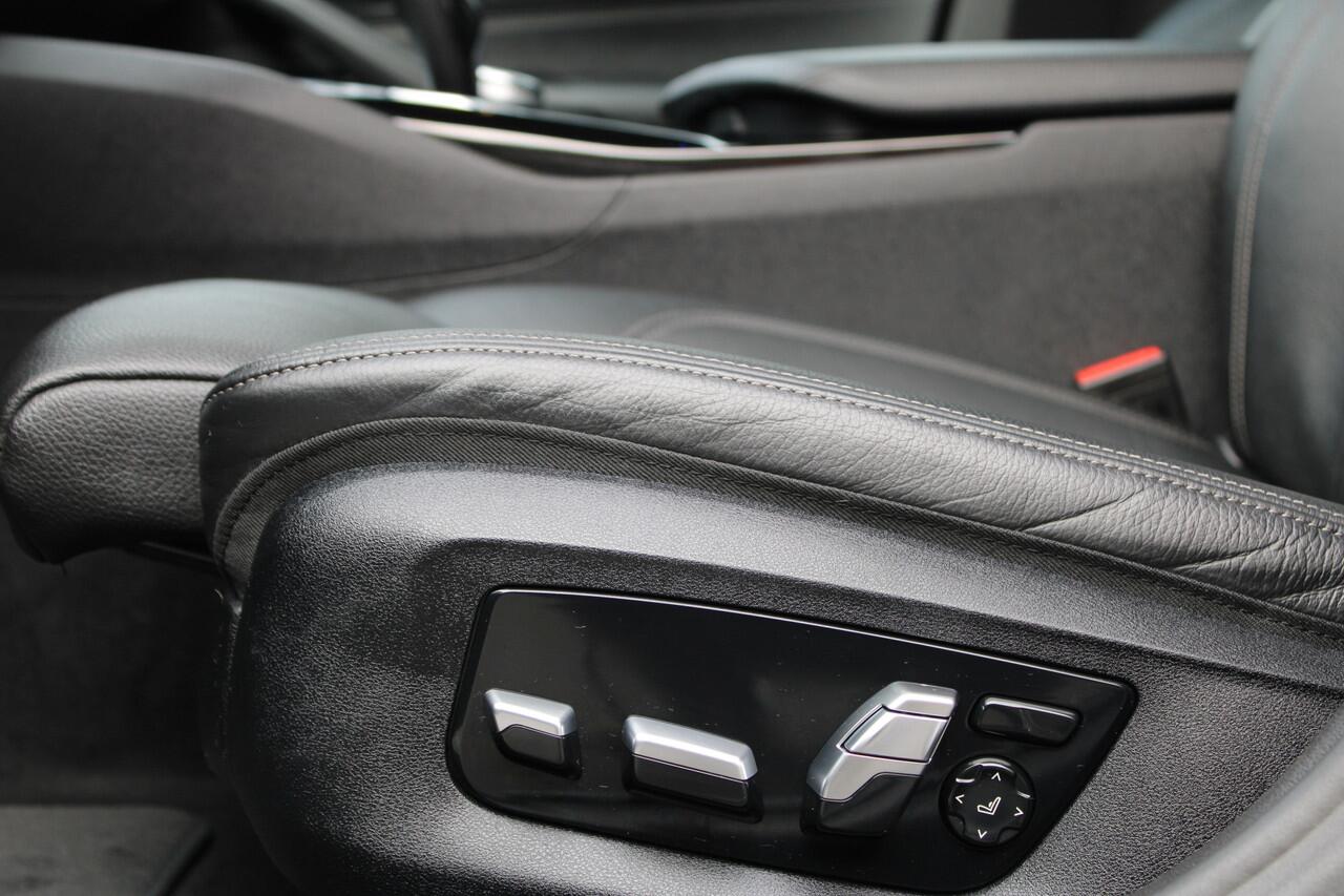 BMW 5-SERIE 520i Business Edition Plus M-Sport - Schuif kanteldak - Laserlight - 19 inch Goed onderhouden