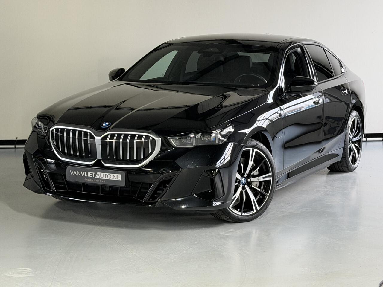 BMW 5-SERIE 550e xDrive M SPORT 4 WHL besturing / Leder