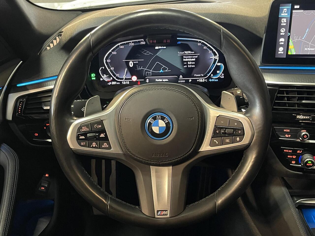 BMW 5-SERIE Touring 530e High Executive M Sport 18"/Panoramadak/Laser LED/Adaptief onderstel/Head-up/Keyless/Stoelverwarming/Adaptieve cruise/Dodehoek/Camera/Apple Carplay & Android Auto/HiFi