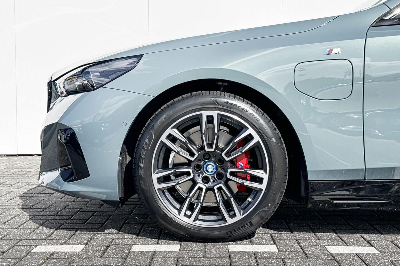 BMW 5-SERIE Touring 530e | Innovation Pack | M Sport | Harman-Kardon | Comfortstoelen