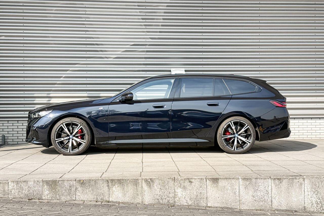 BMW 5-SERIE Touring 530e M Sportpakket Pro / Innovation Pack / Travel Pack / Comfort Pack