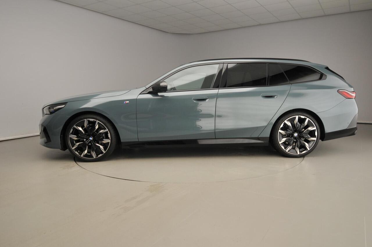 BMW 5-SERIE Touring 540d xDrive | M-Sportpakket | LED | HUD | Schuifdak | Active cruise | Elektr. zetels | DAB | Bowers & Wilkins sound | Alu 21 inch