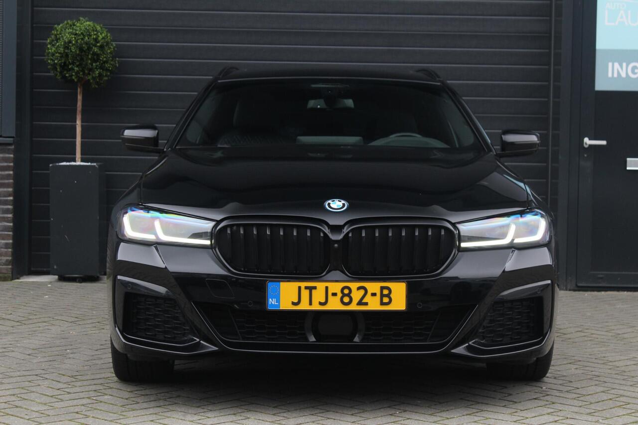 BMW 5-SERIE Touring 530e xDrive M-sport | Panorama-dak | Comfort Stoelen | Harman & Kardon | Cruise Control Adaptief | Sfeerverlichting | Electrische Achterklep