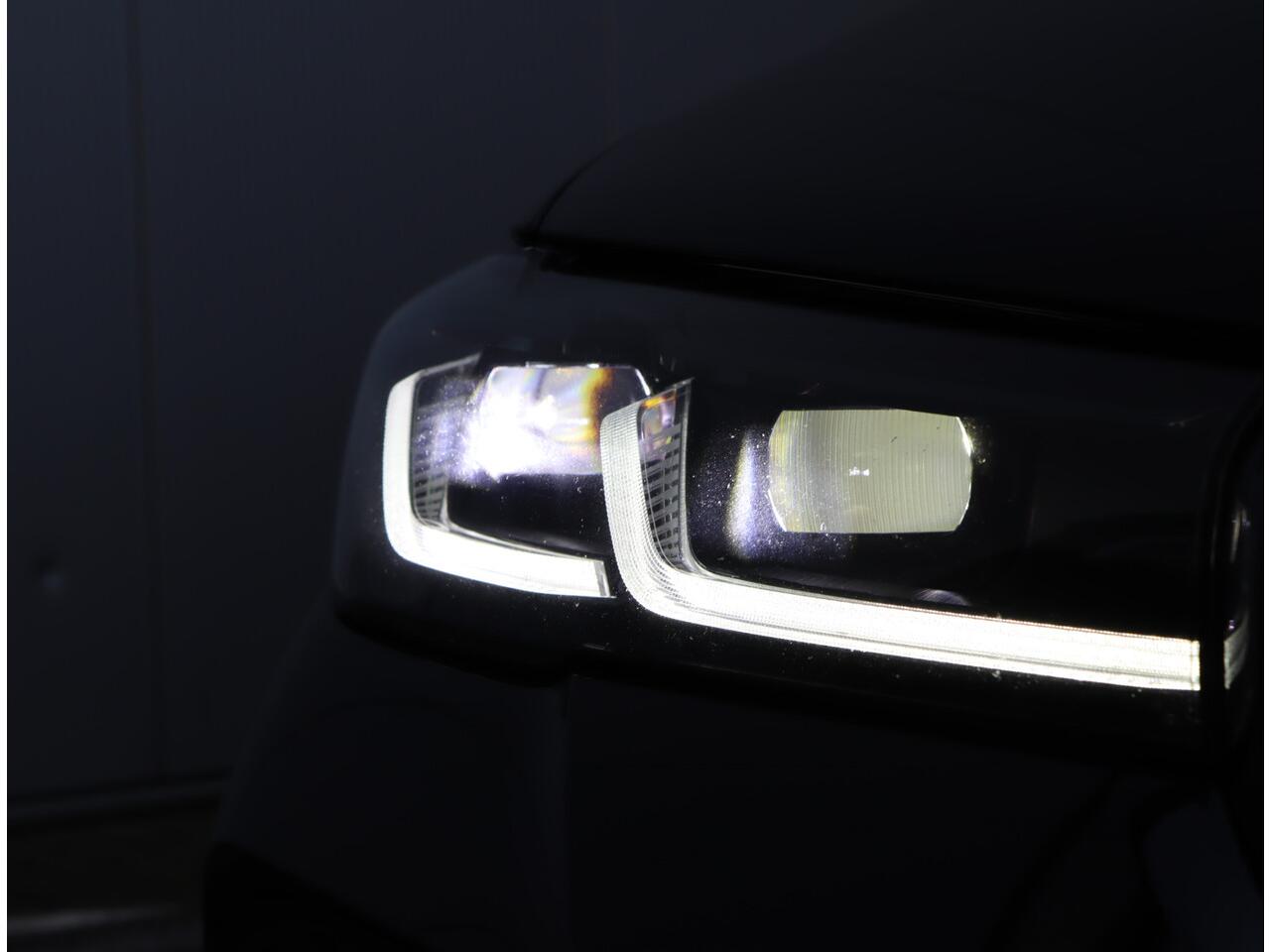 BMW 5-SERIE Touring 530e M-sport | Trekhaak | Pano | H&K | Head-up | Org. NL