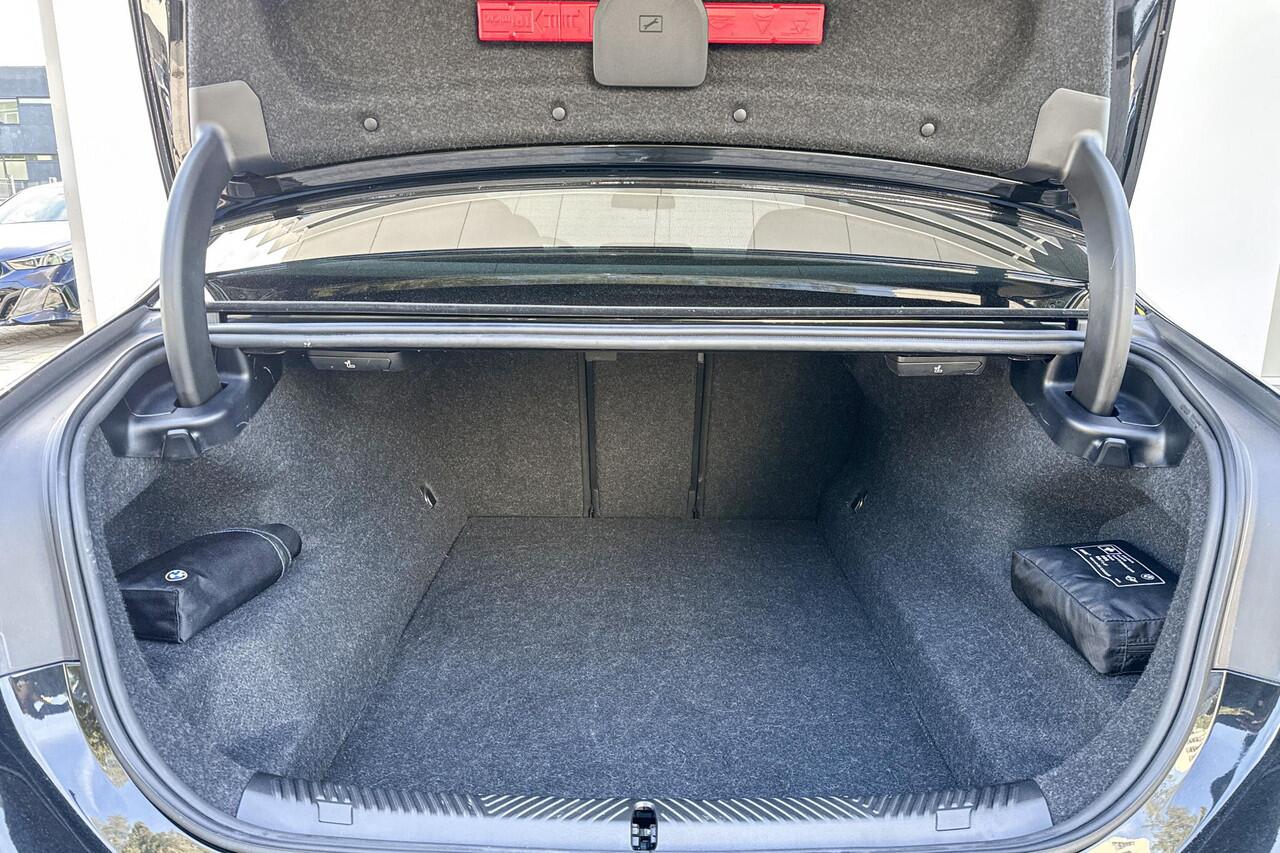 BMW 5-SERIE Sedan 550e xDrive