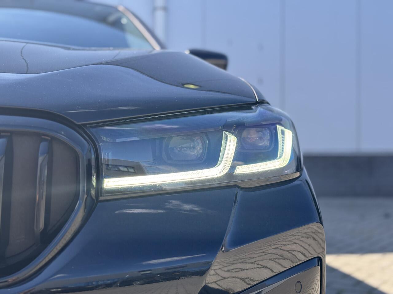 BMW 5-SERIE 530e xDrive M-Sport Pro | M-stoelen | Harman/Kardon | Schuifdak | Adaptive |