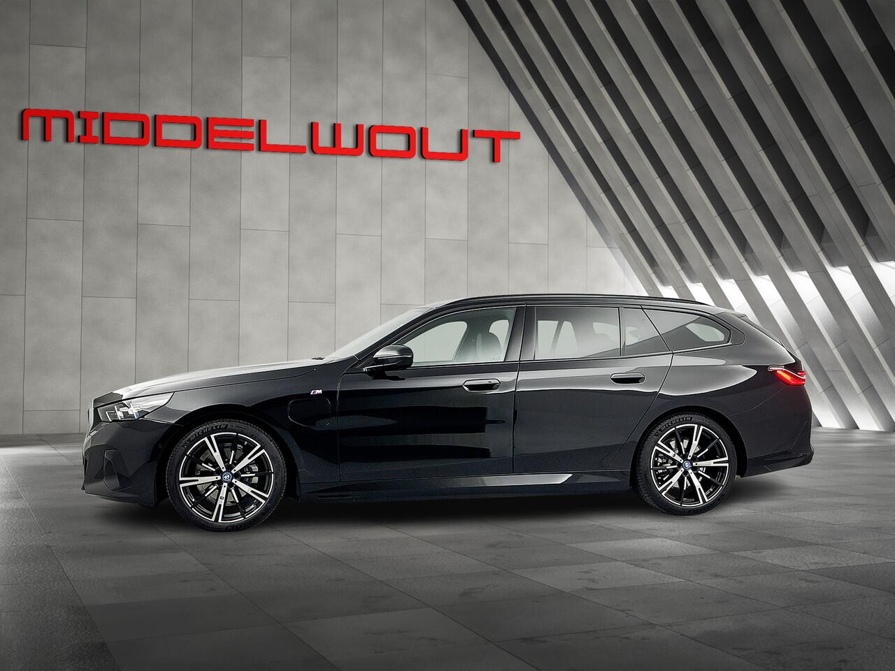 BMW 5-SERIE Touring 530e/M-Sport/Pano/Trekh/Leder/20"/BTW/Ned.Auto