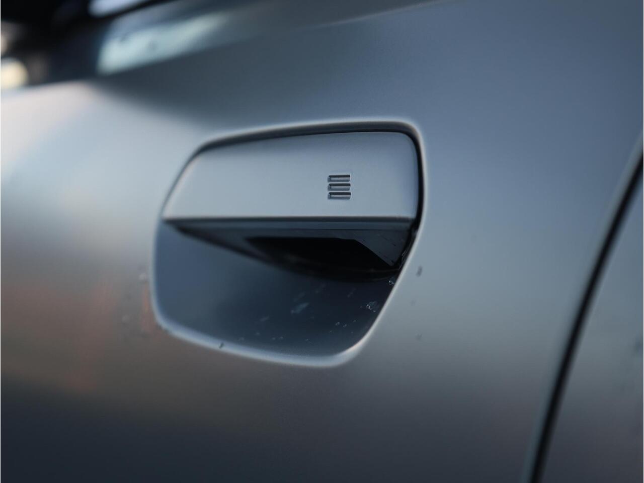 BMW 5-SERIE 530e M Sport Edition M Sportpakket Pro - Elektrische Trekhaak - Panoramadak - Stoelventilatie - B&W - Driving Assistant Professional