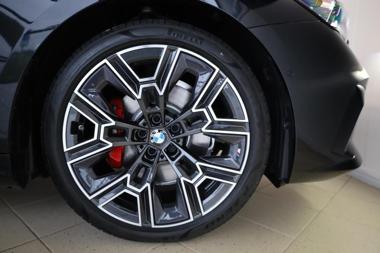 BMW 5-SERIE Touring 530e M Sportpakket Pro | Comfortstoelen | Bowers & Wilkins | Elektr. Trekhaak