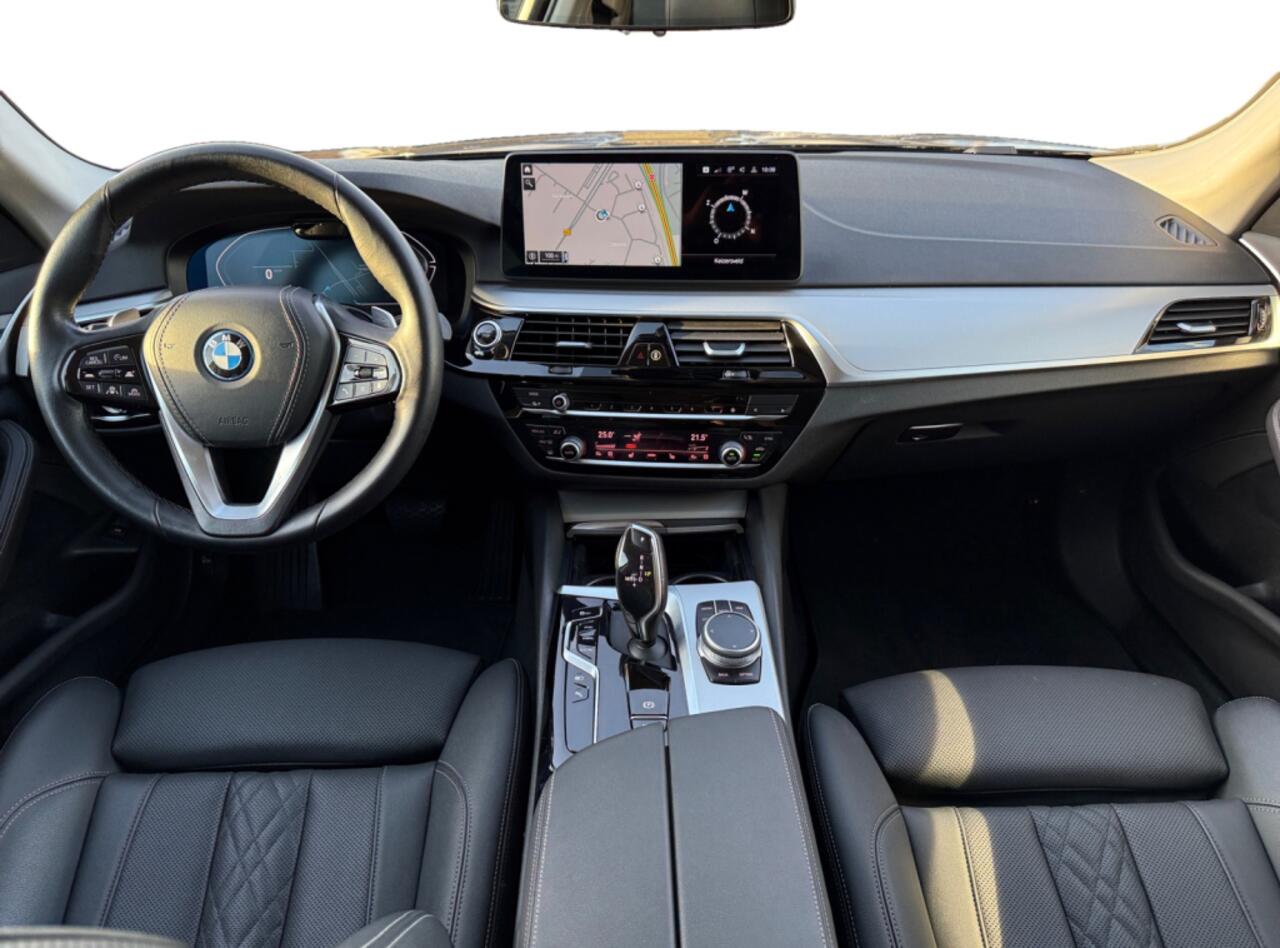 BMW 5-SERIE Touring 530e High Executive I Leder I Navi I Cruise I Camera