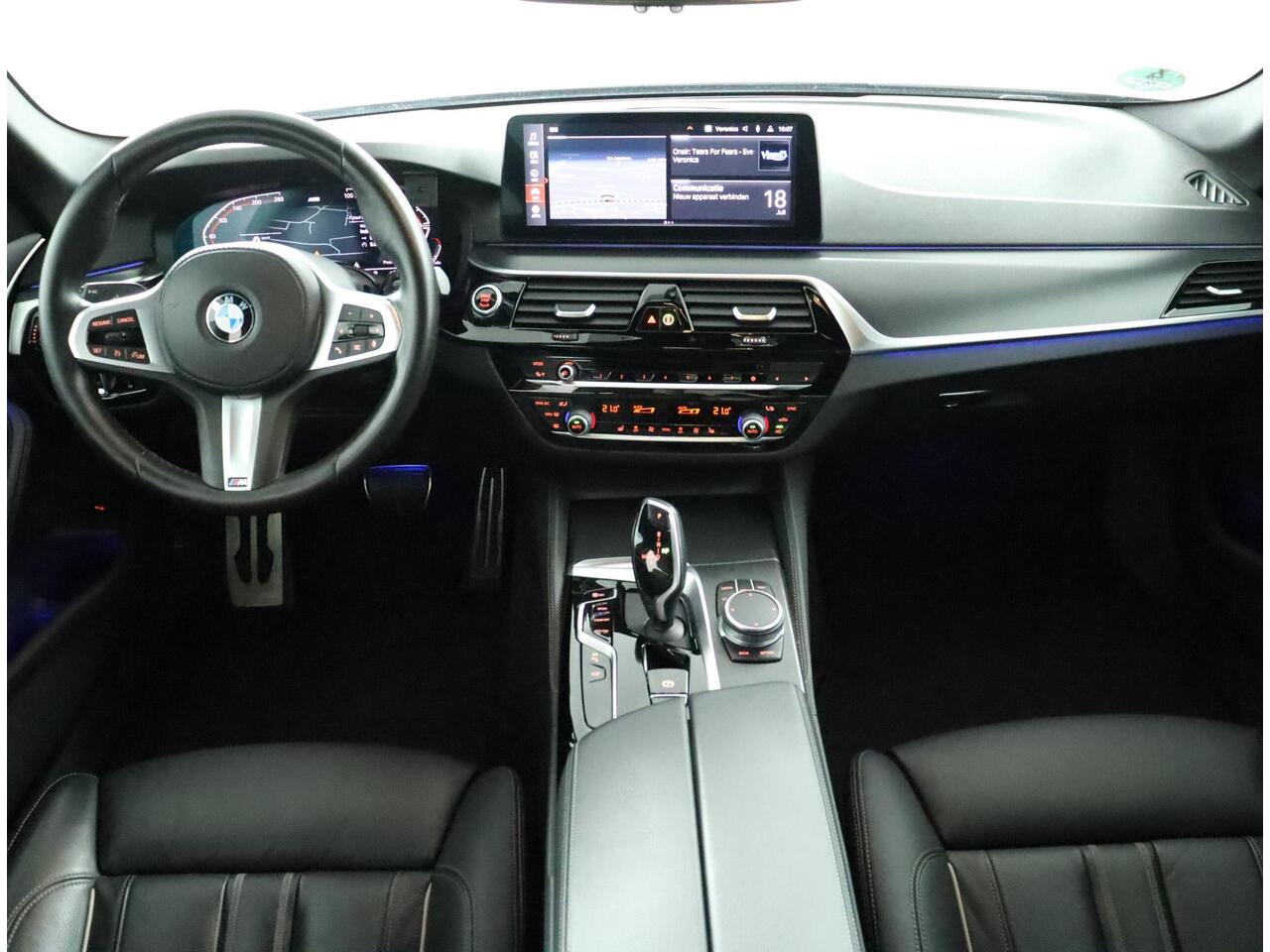 BMW 5-SERIE 530i Business Edition Plus M sportpakket |19inch velgen | Comfort Acces | Comfortstoelen | laserlight