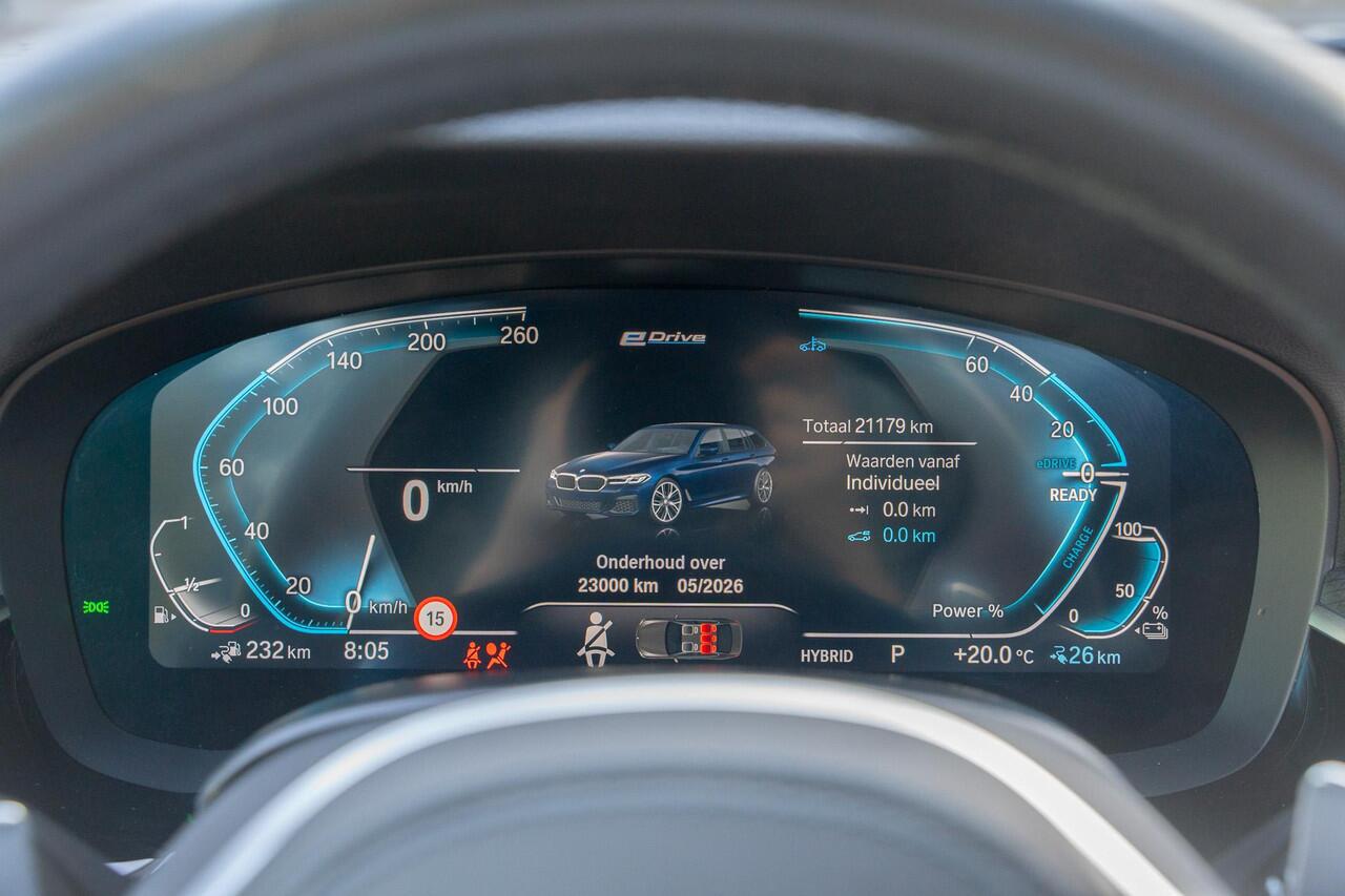 BMW 5-SERIE Touring 530e xDrive M-Sport PANO | LASER | HUD | KEYLESS | INDIVIDUAL TANSANITBLAU