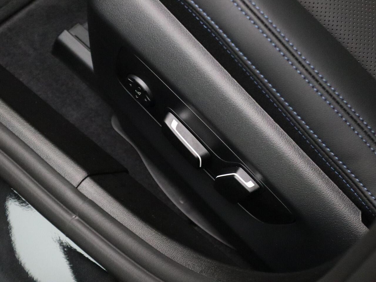 BMW 5-SERIE Touring 520i M Sportpakket Pro | Iconic Glow | Panoramadak | Trekhaak | Travel Pack | Innovation Pack | Comfort Pack | Showroom Selection