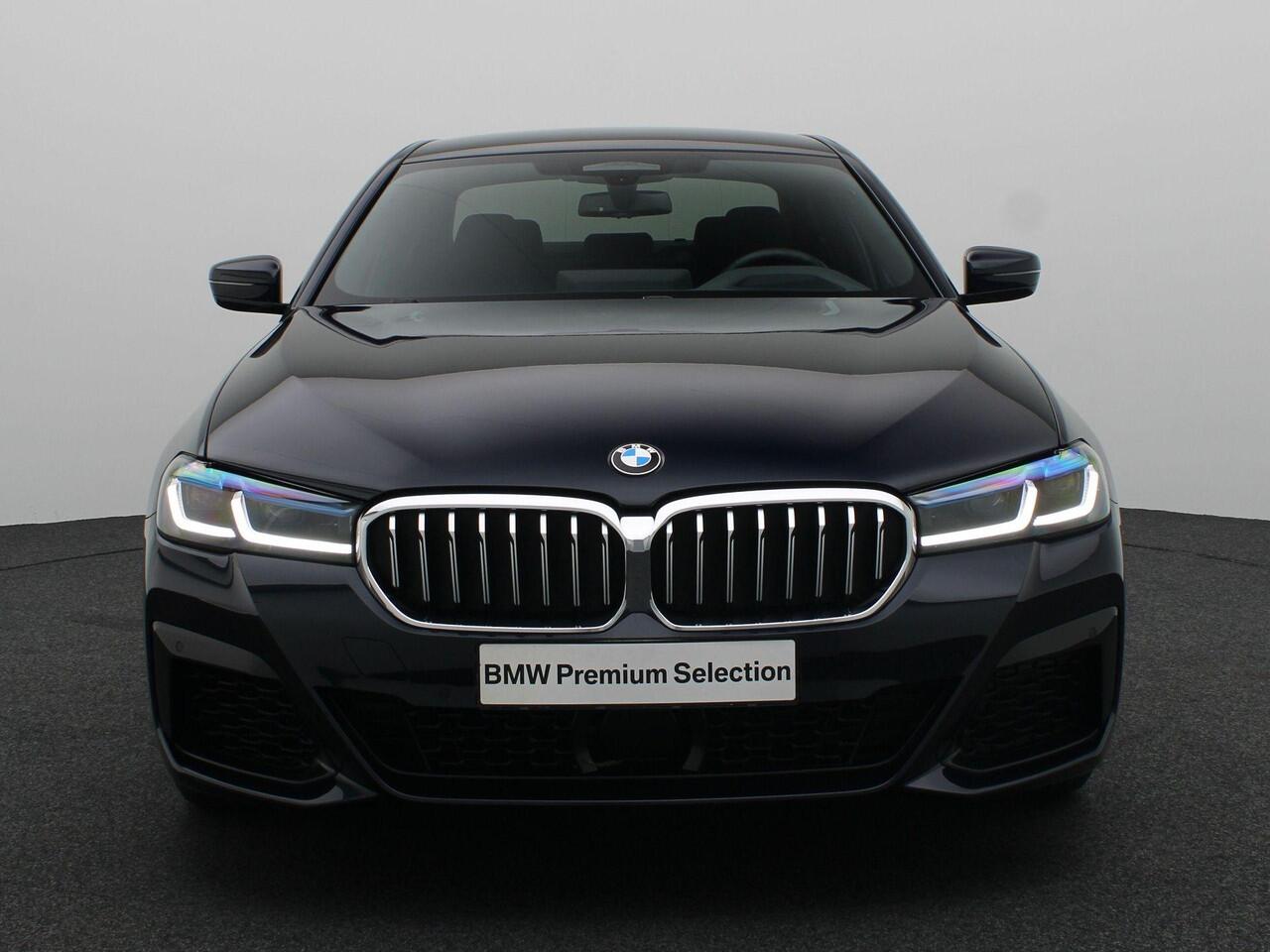 BMW 5-SERIE Sedan 540i M Sportpakket | 4-zone airco | Head-Up Display | Harman Kardon | Driv Ass Prof | 20"