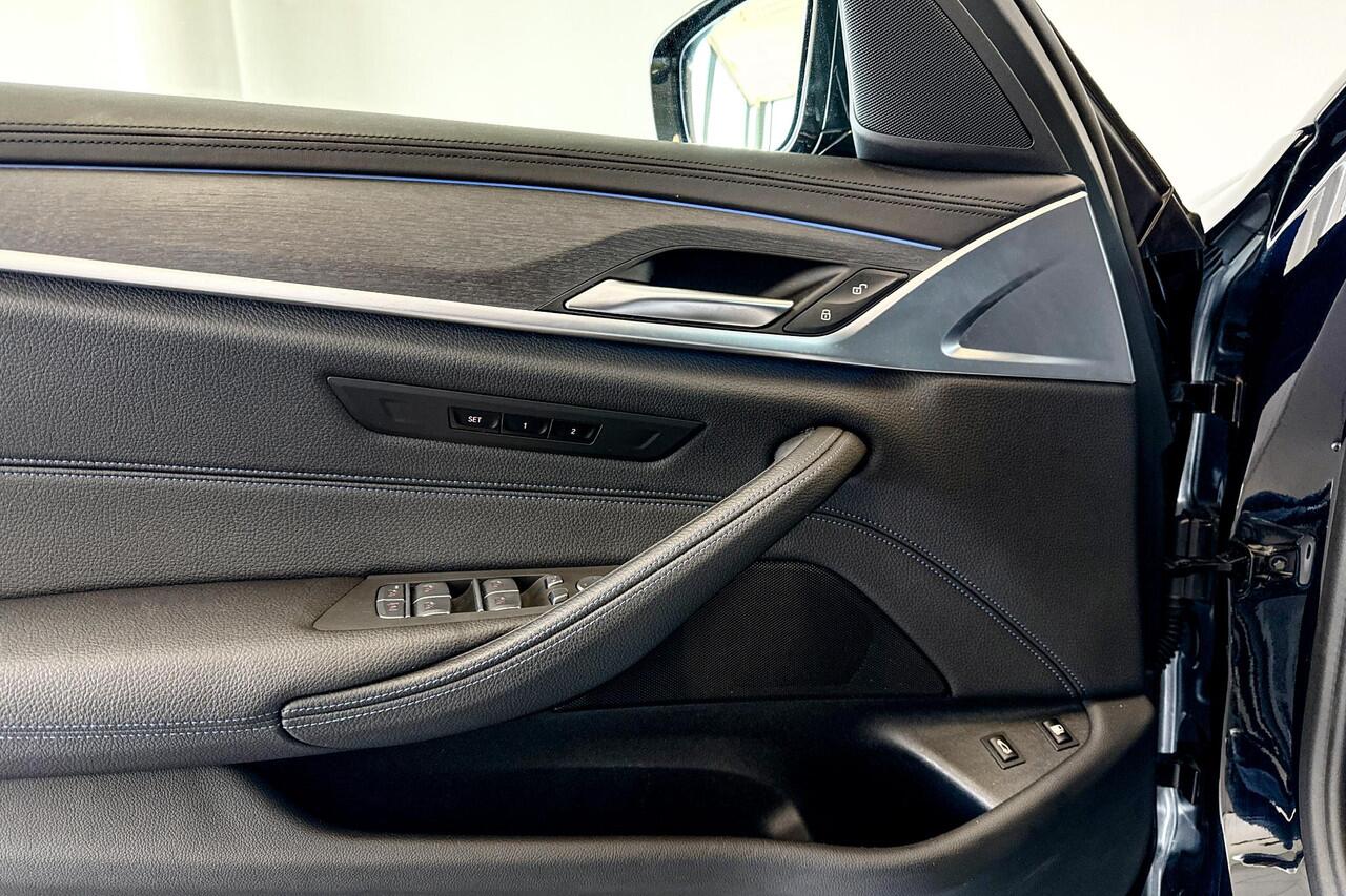 BMW 5-SERIE Sedan 545e xDrive Business Edition Plus | Selections | M Sport | Stoelverwarming | Headup Display | Achteruitrijcamera |