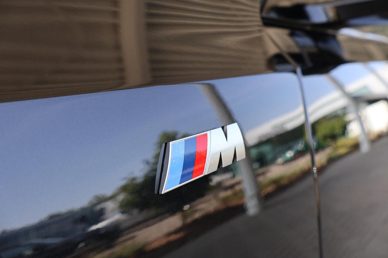 BMW 5-SERIE Sedan 520i | M Sportpakket Pro | Driving Assistant Plus | Harman Kardon | Camera | Stuur- en stoelverwarming | 19" M Dubbelspaak