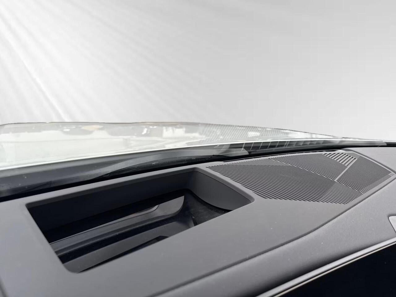 BMW 5-SERIE Touring 520iA M-SPORT ** ADAPT. LED, LEDER, PANORAMA, TREKH, H&K SOUND, DR. ASS+ ** 1e EIG - UNFALLFREI ** ** INFORMEER OOK NAAR ONZE AANTREKKELIJKE FINANCIAL-LEASE TARIEVEN **