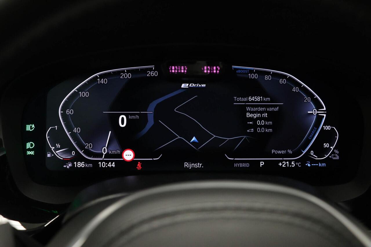 BMW 5-SERIE Touring 530e M-Sport Business Edition Plus | PANORAMADAK | COMFORT ACCES / SAFETY / PARKING- PACK | HEAD UP