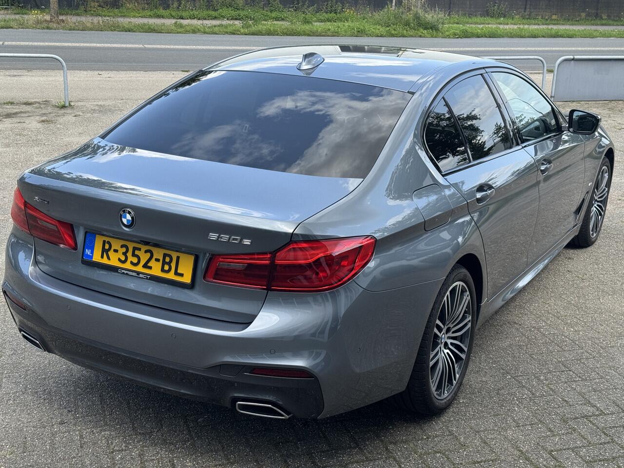 BMW 5-SERIE 530e xDrive iPerformance High Executive M Pakket, 360 Camera, Harman Kardon, Navigatie . Een proefrit levert het bewijs. Neem contact op en we maken een afspraak!
