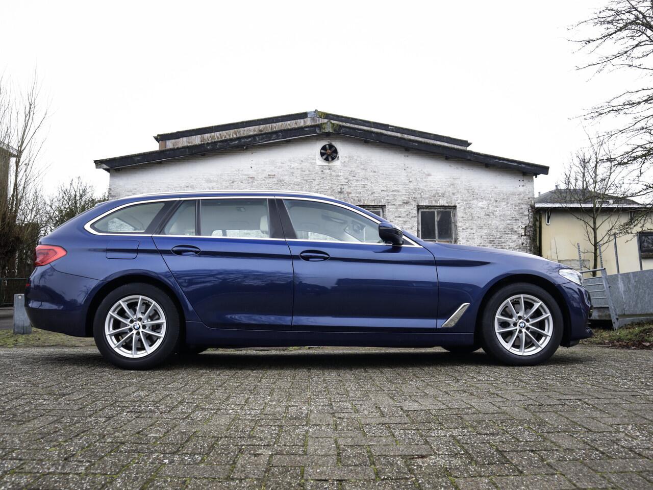 BMW 5-SERIE Touring 520i High Executive Edition 2e-Eig. & Keurig-Onderh. BOVAG-Garantie. NL-Auto.