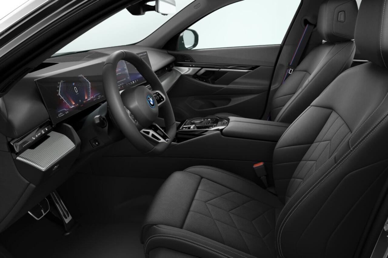 BMW 5-SERIE Sedan 530e M Sport Edition | M Sport Pro | Innovation Pack | Travel Pack | Comfort Pack | Trekhaak