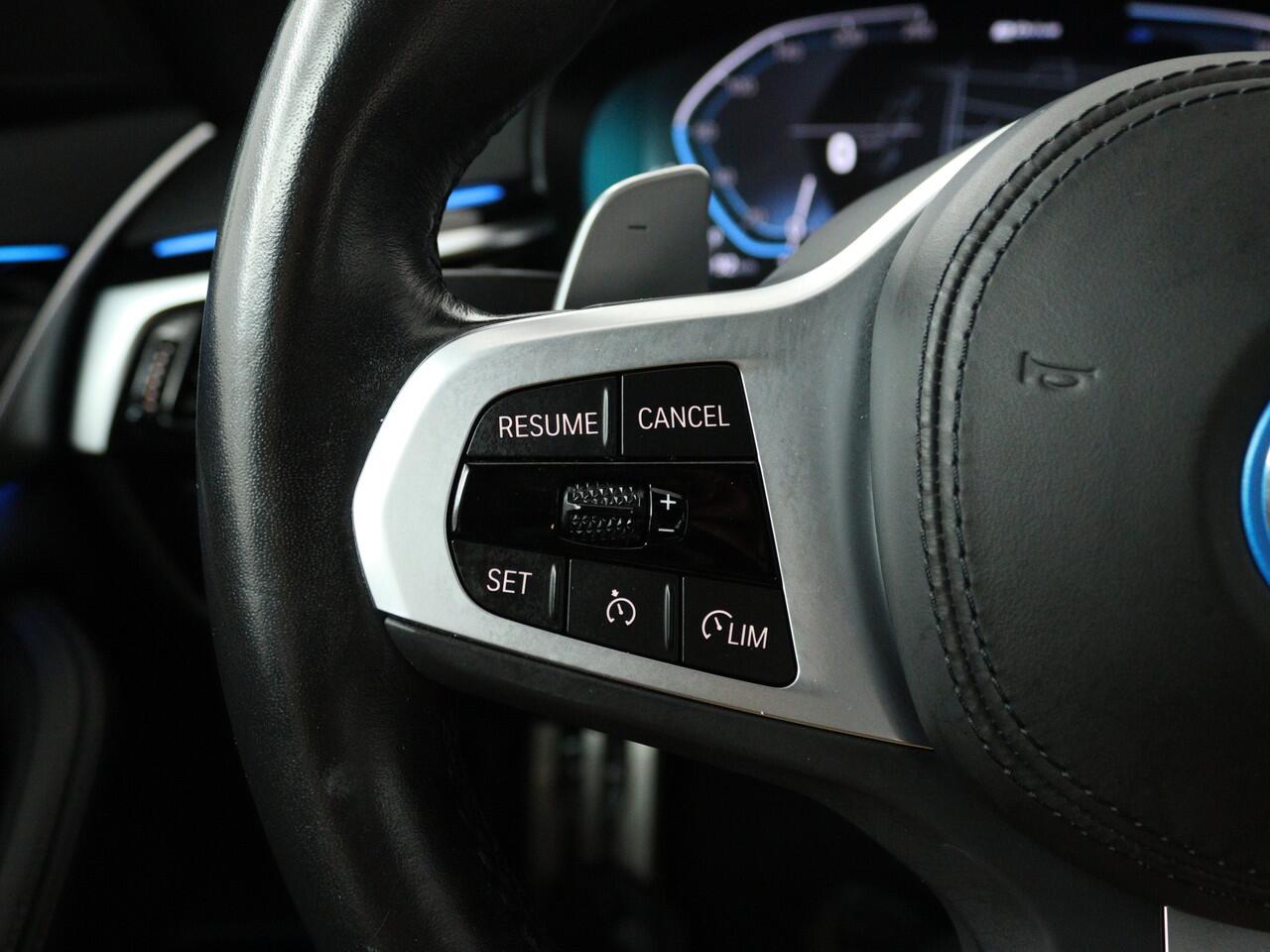 BMW 5-SERIE 530e Business Edition Plus | M Sport | Panoramadak | Head-up Display | Live Cockpit | Nederlandse Auto | NAP |