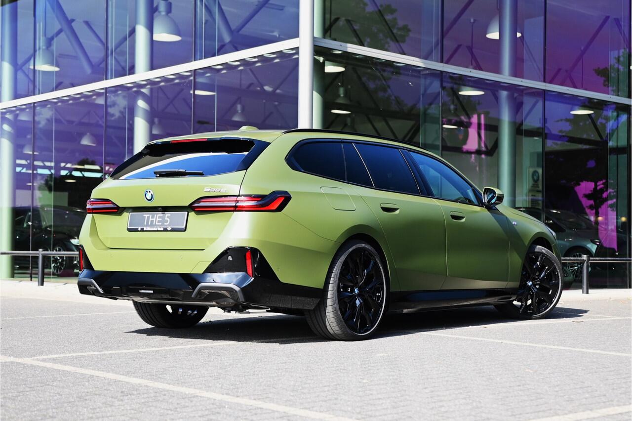 BMW 5-SERIE Touring 530e M Sport Automaat / Trekhaak / Adaptieve LED / Stoelventilatie / Parking Assistant / Stoelverwarming / M Sportonderstel