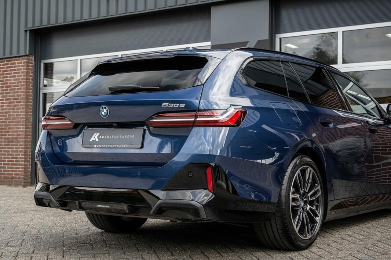 BMW 5-SERIE 530e xDrive M Sport | Driving Ass. Plus | Keyless | Leder | H/K | Camera | Trekhaak | Adapt. led |