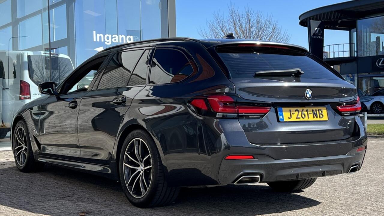BMW 5-SERIE 520i High Executive | M-Sport | Leer | Camera