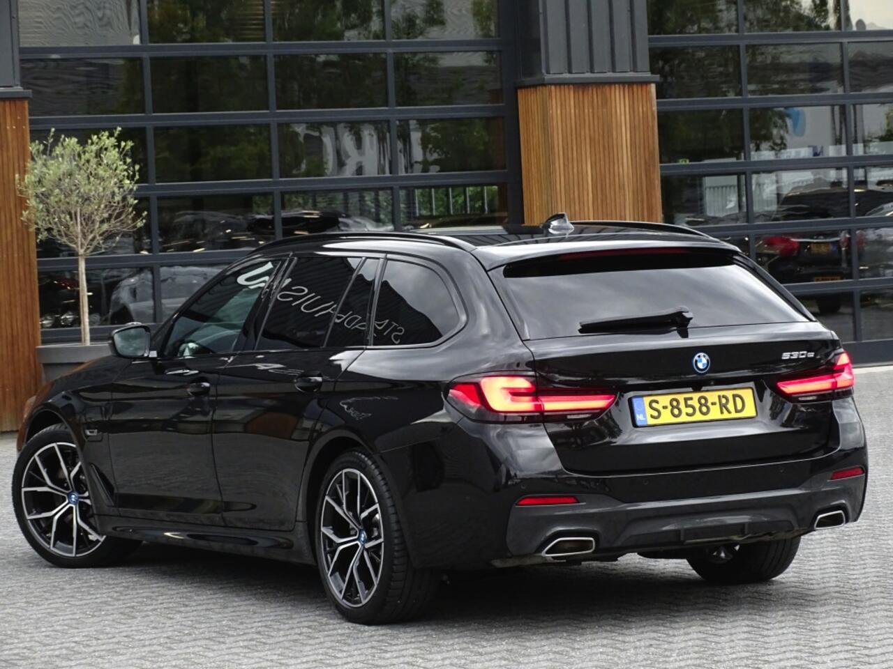 BMW 5-SERIE 530e 292PK / M-sport / Morel Audio / ACC / 2022