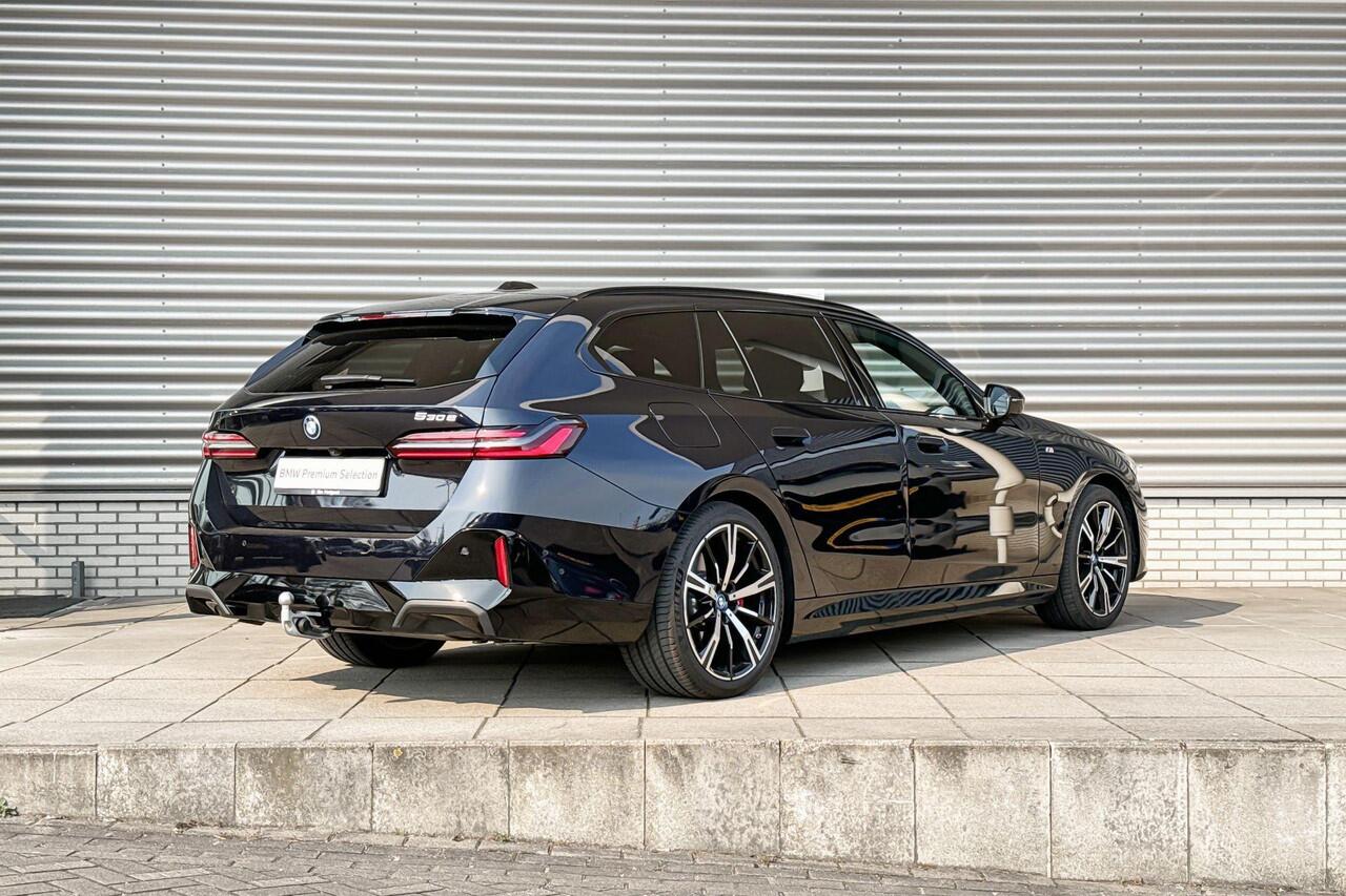 BMW 5-SERIE Touring 530e M Sportpakket Pro / Innovation Pack / Travel Pack / Comfort Pack