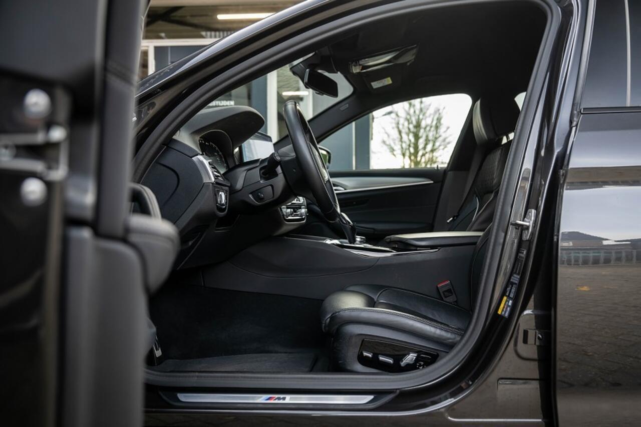 BMW 5-SERIE 530 530e High Executive | NAP | M-Sport | Shadow | Laser | Leder | Hifi-audio | Memory | Stoelventilatie | Elek. stoel | 18' inch |