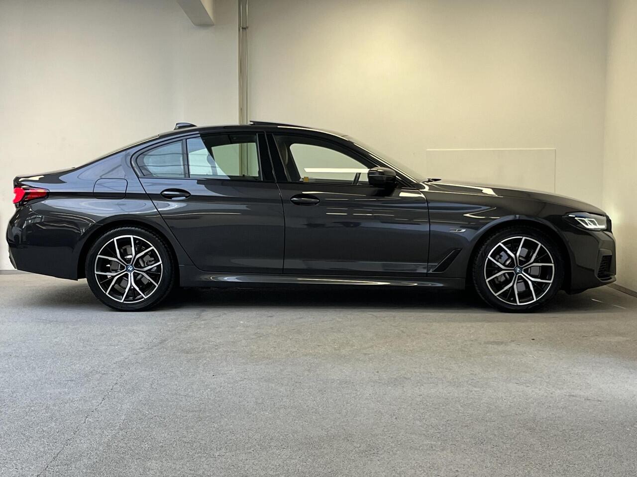 BMW 5-SERIE 530e M-Sport | SCHUIFDAK | LASER | HEAD-UP | ACC | 97% SOH |