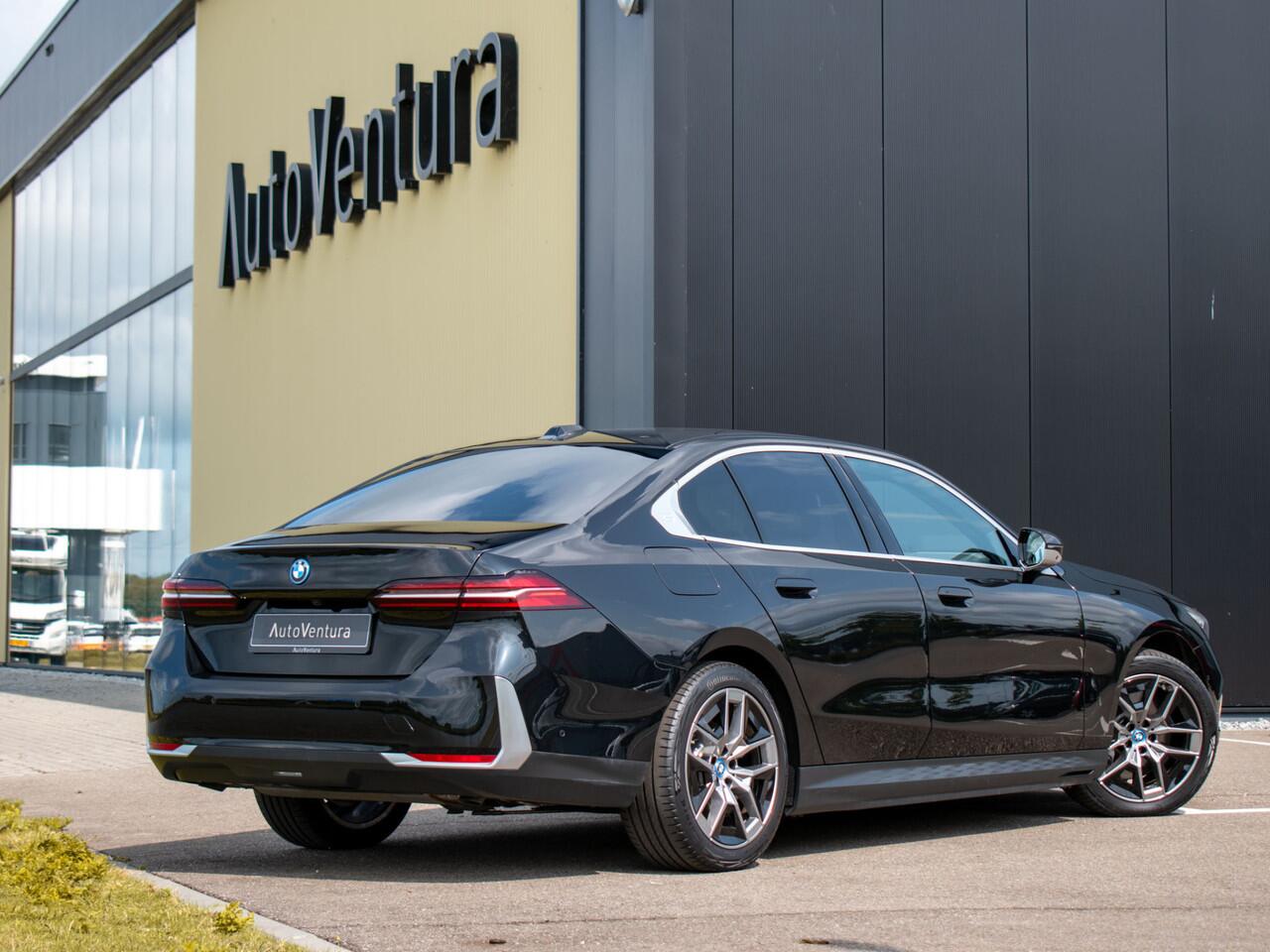 BMW 5-SERIE 550e xDrive | Adapt. LED | Adapt. Cruise | Stoelverwarming | Harman Kardon | 360 Camera | Elek. Trekhaak