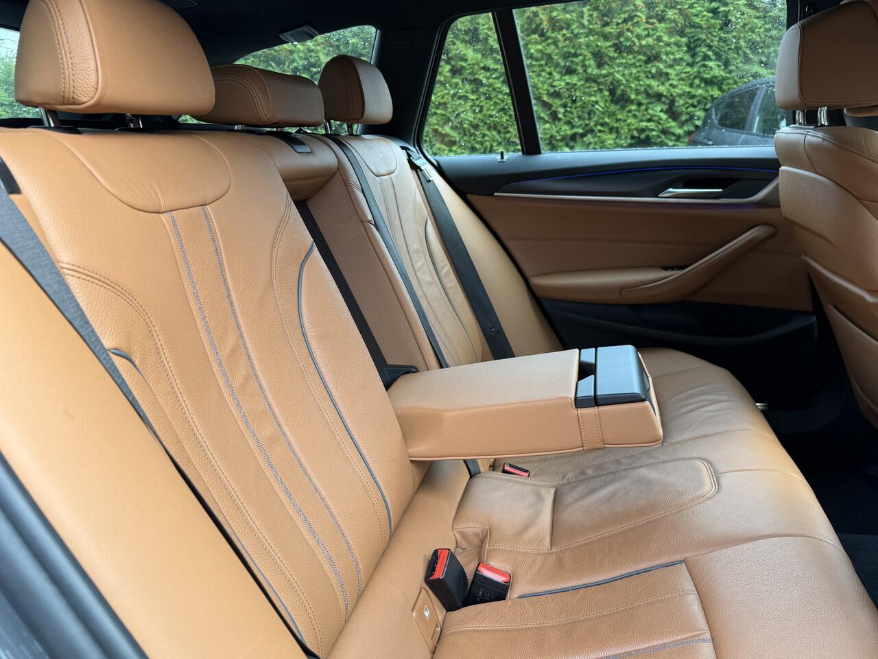 BMW 5-SERIE Touring 520i LCi Aut. M-Sport, Trekhaak | Sport-leder | Navi+