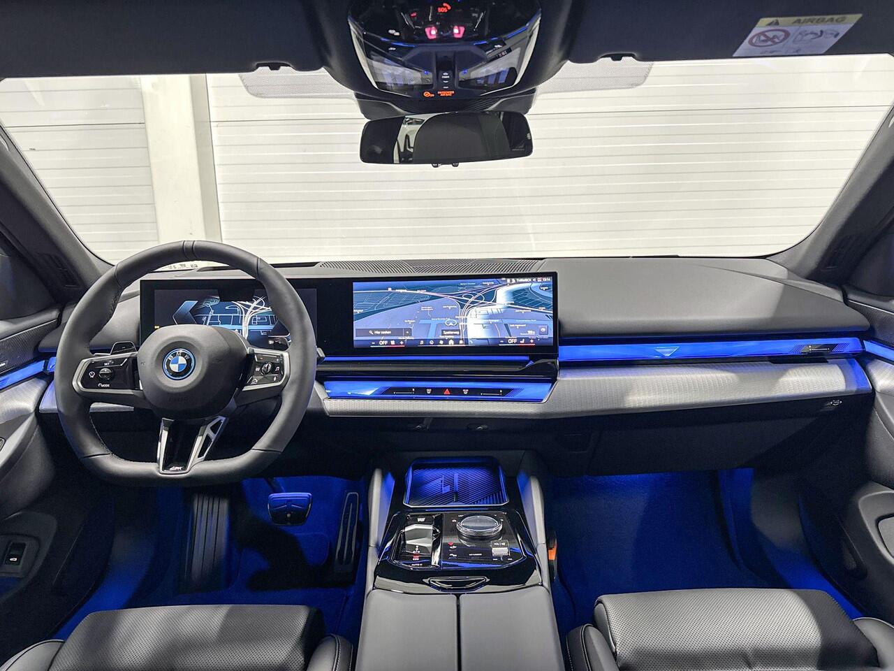 BMW 5-SERIE Touring 530e | M-Sport Pro | Travel Pack | Innovation Pack | Comfort Pack | Driving Assistant Plus | Harman/Kardon | Panoramadak | Comfort Access