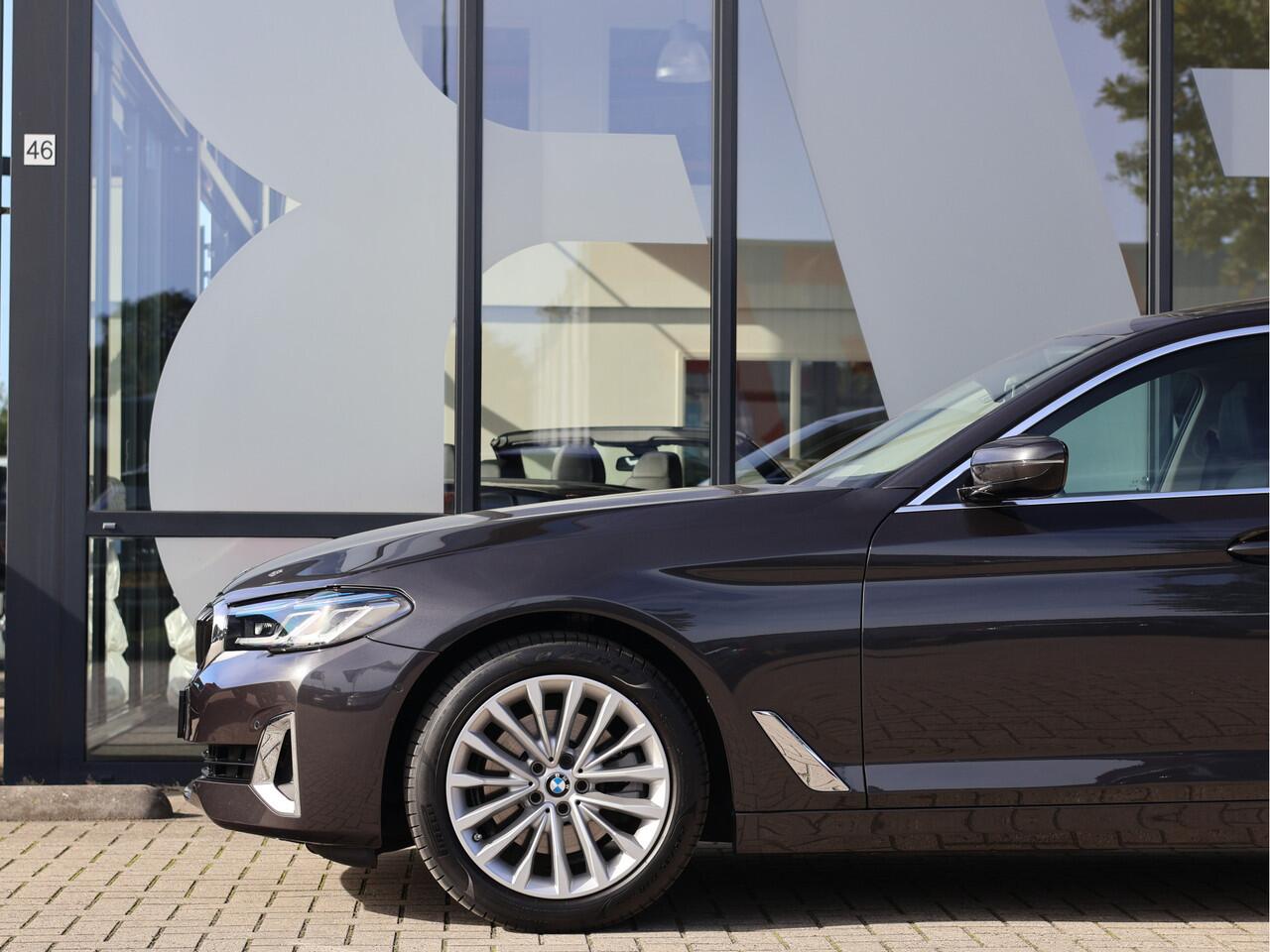 BMW 5-SERIE 520d Business Edition Plus | ACC | Laser | HUD | Dakje | Active Steering |
