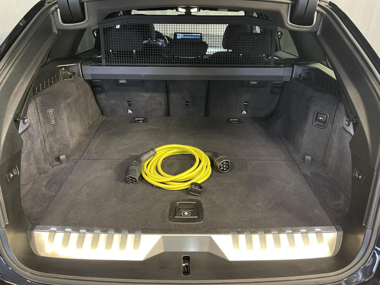 BMW 5-SERIE Touring 530e High Executive M Sport 19"/Stoel + stuurverwarming/Adaptieve cruise/LED/Camera/Apple Carplay & Android Auto/HiFi