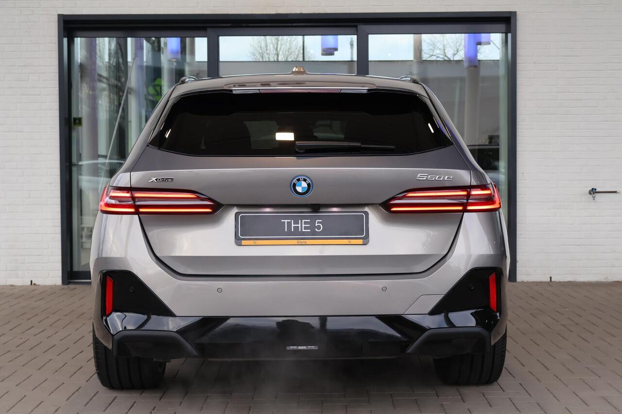 BMW 5-SERIE 550e xDrive Touring | M Sportpakket Pro | Innovation Package | Travel Pack | Comfort Pack