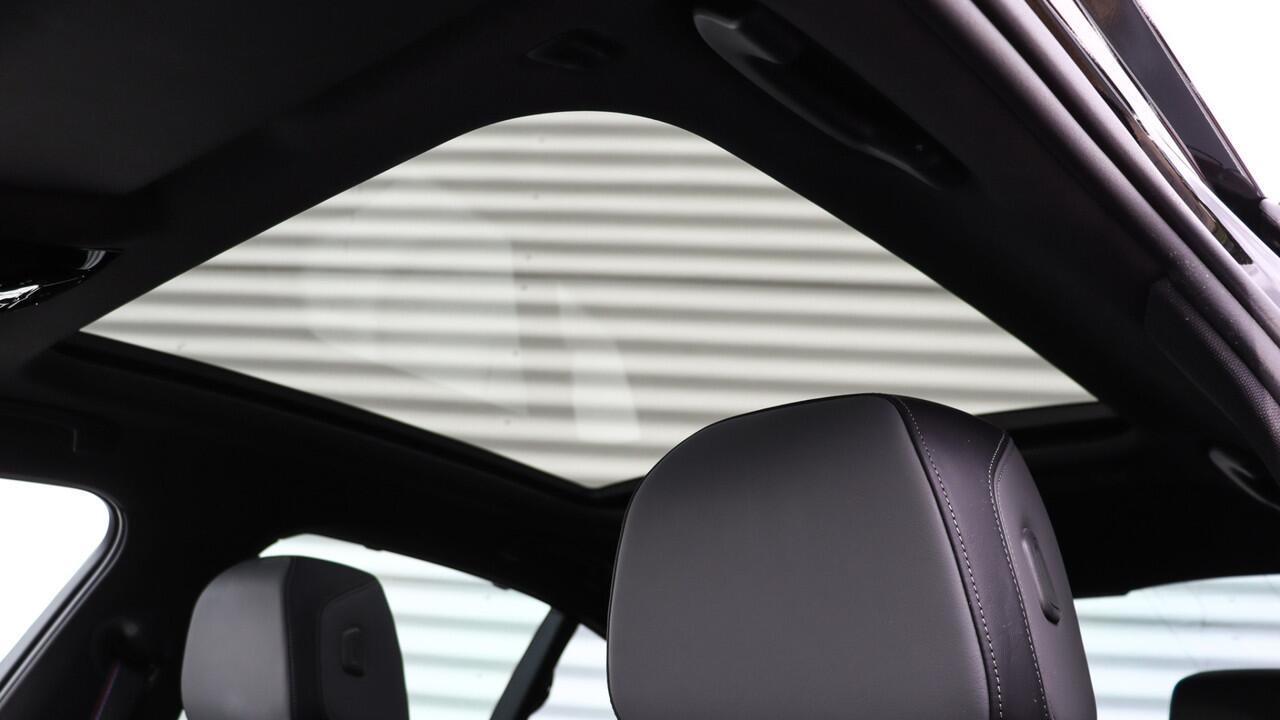 BMW 5-SERIE 550e xDrive M-Sport Pro | Bowers & Wilkins | Stoelventilatie | Panoramdak | Trekhaak | Carbon