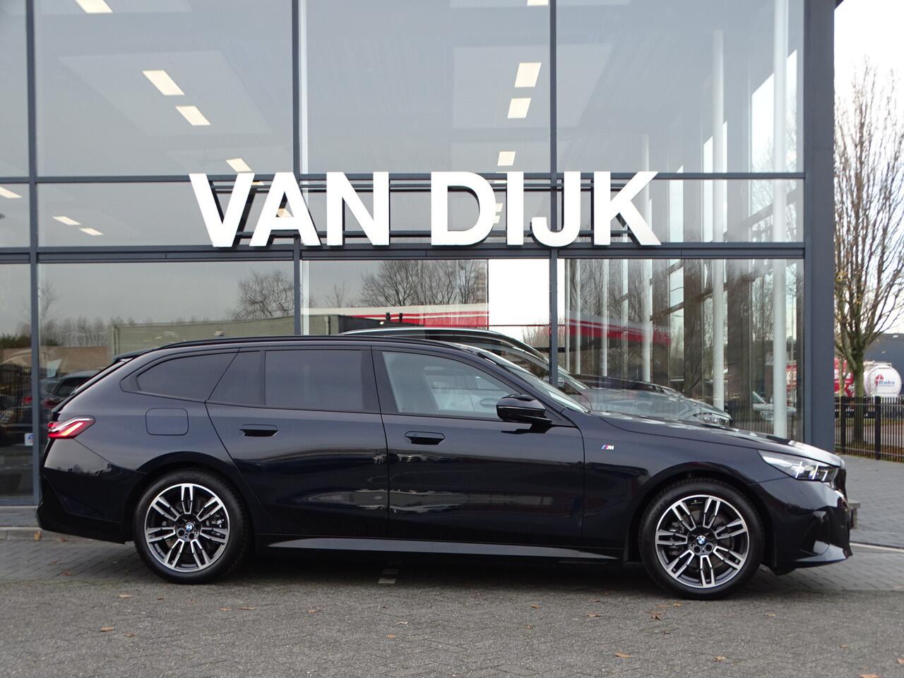 BMW 5-SERIE Touring 520i M Sportpakket Elek.Trekhaak Pano.Dak Driv.Ass. Plus Stoelventilatie Live Cockpit Pro. Head-up Harman-Kardon 19" LM Velgen