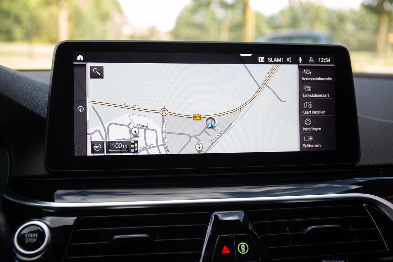 BMW 5-SERIE 545e xDrive Business Edition Plus M-Sport , Panoramadak, Adaptive cruise, Achteruitrijcamera, Sfeerverlichting,