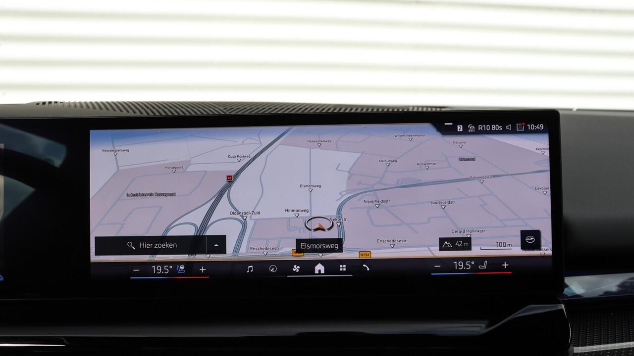 BMW 5-SERIE 550e xDrive M-Sport Pro | Bowers & Wilkins | Stoelventilatie | Panoramdak | Trekhaak | Carbon