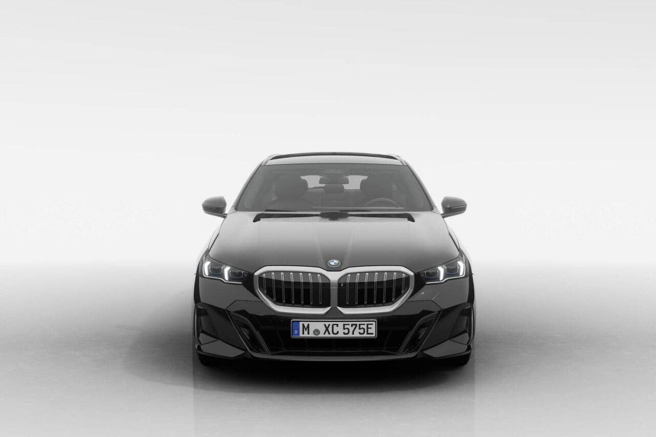 BMW 5-SERIE Touring 530e M Sport Edition | Innovation Pack | Travel Pack | Comfort Pack | Trekhaak