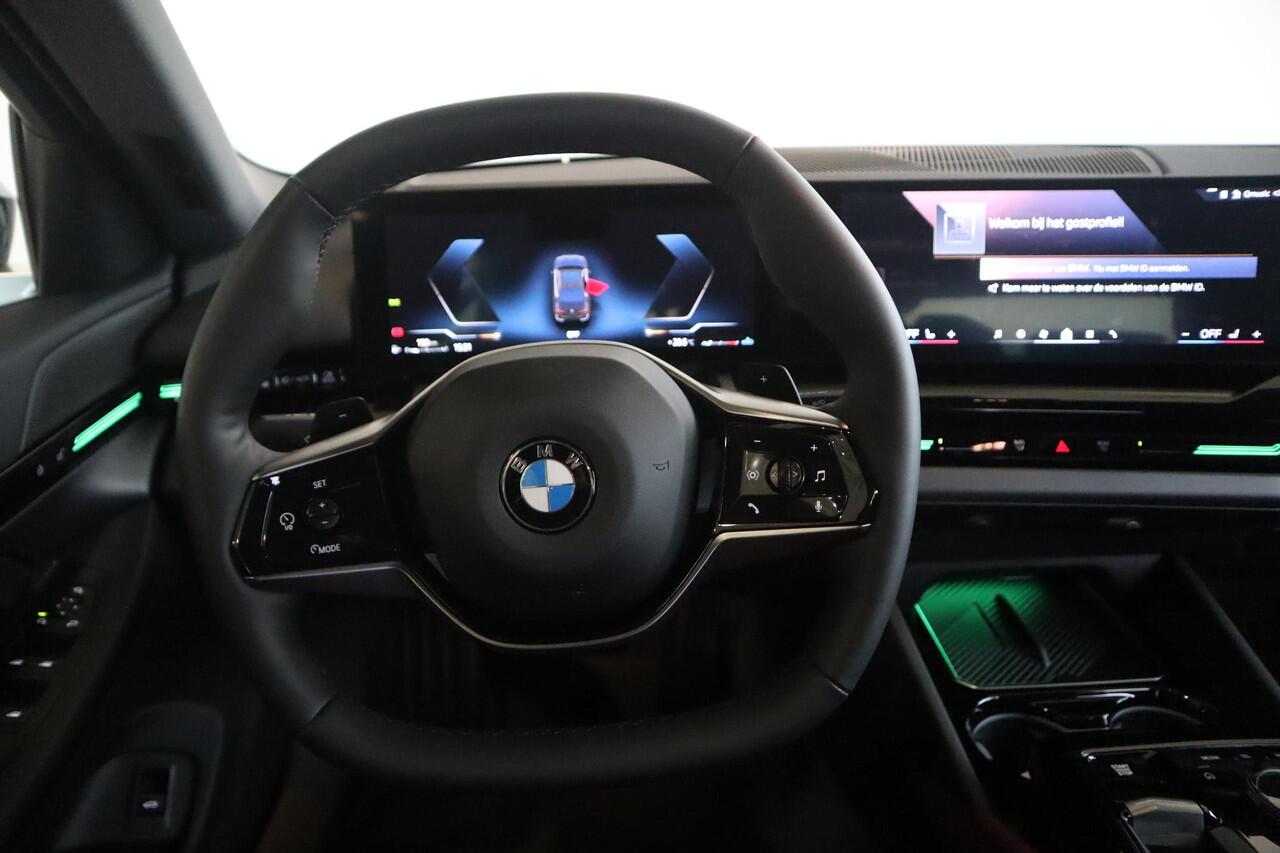 BMW 5-SERIE Sedan 520i Driving Assistant | Achteruitrijcamera