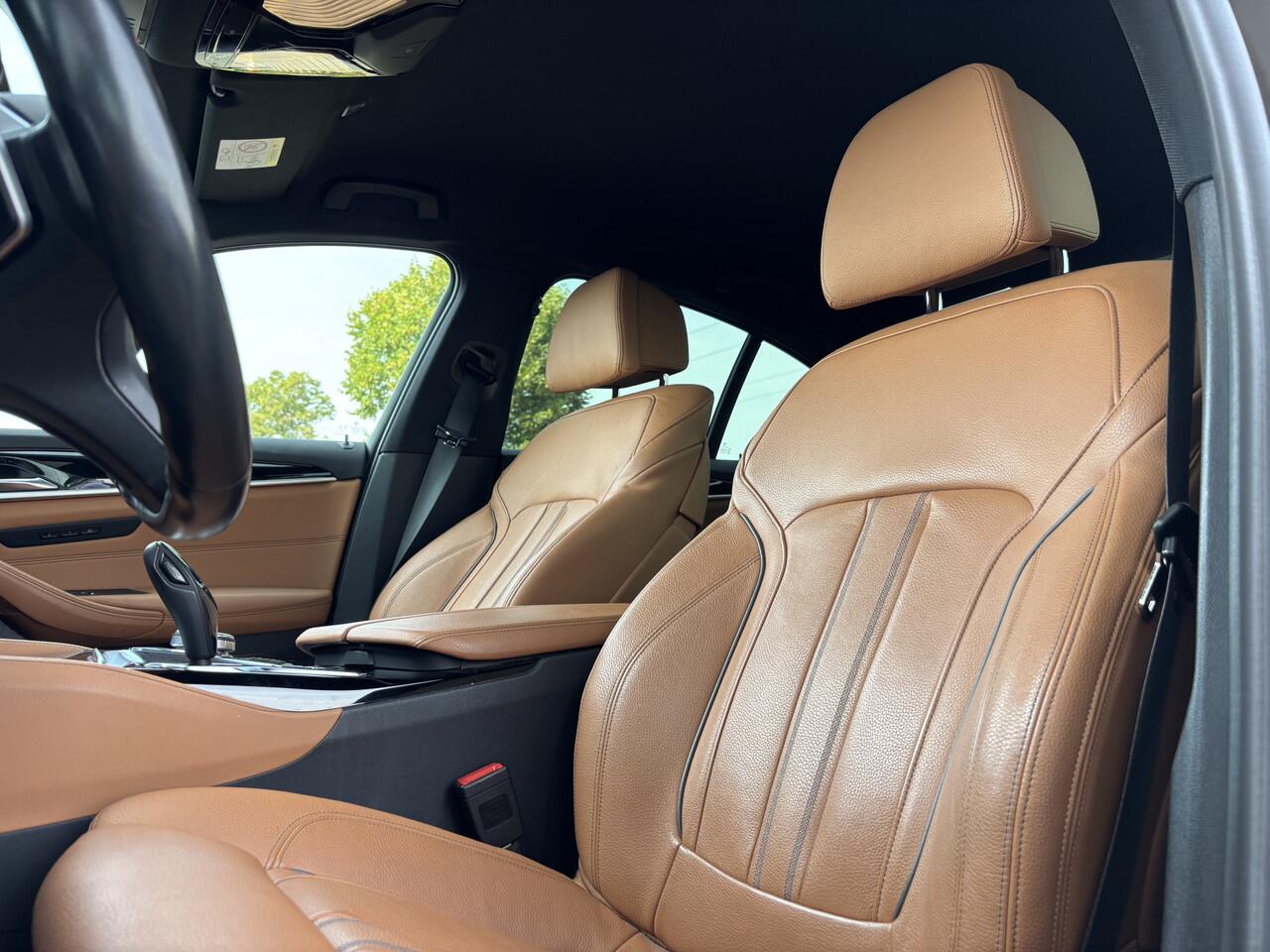 BMW 5-SERIE 520i High Executive M Sport Automaat / Achteruitrijcamera / Adaptieve LED / M Sportonderstel / Live Cockpit Professional / Parking Assistant